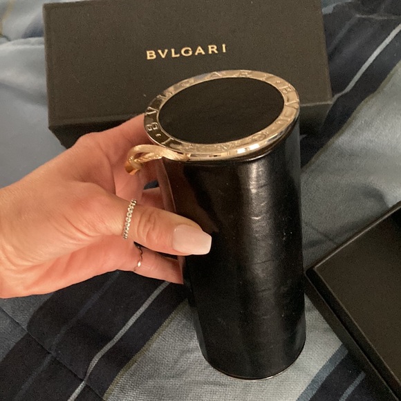 New Bvlgari (Bulgari) Sunglasses w/case dust bag and cleaning cloth - Picture 4 of 11